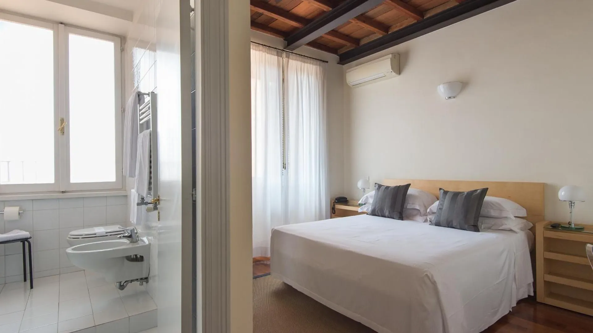 Spanish Steps Vittoria Apartment Rome