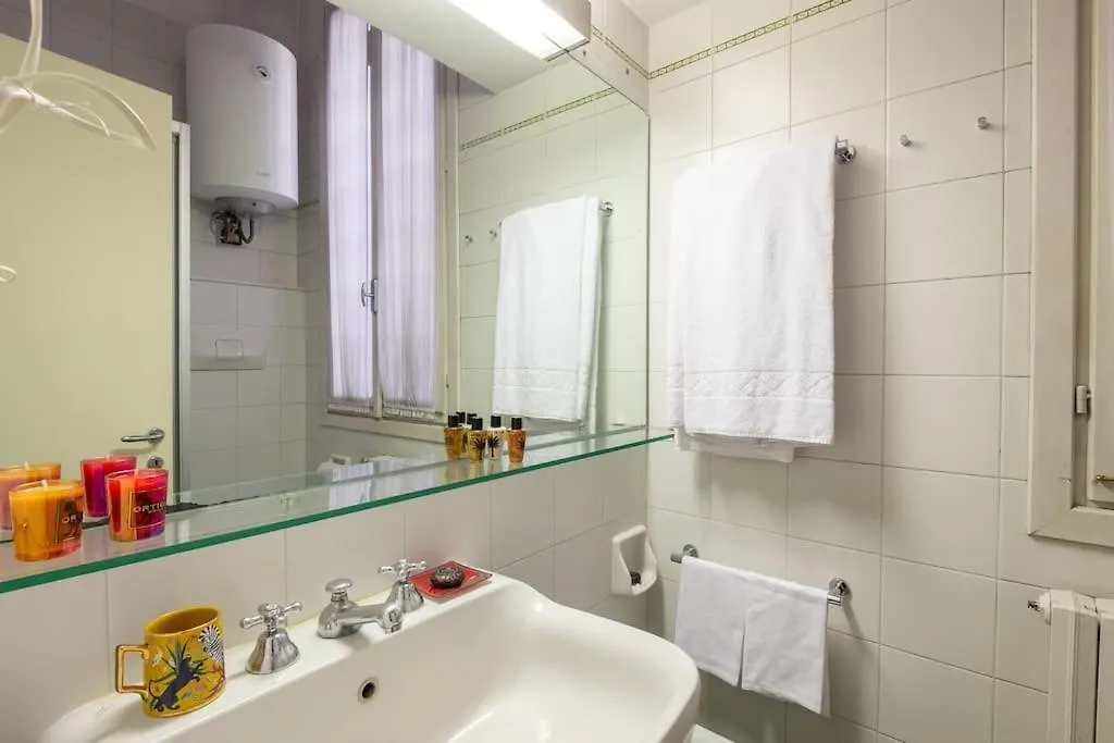 Spanish Steps Vittoria Apartment Rome