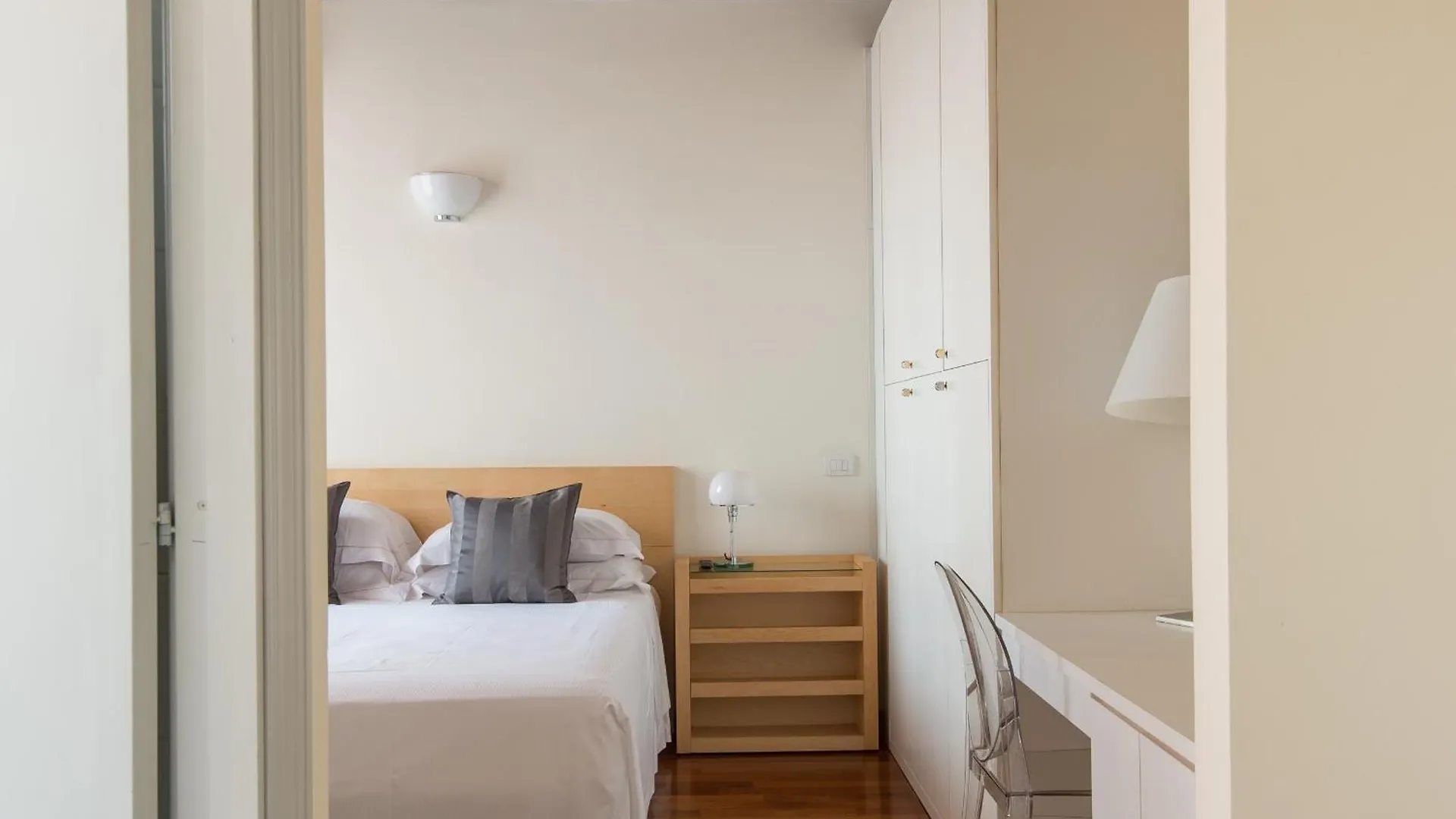 Spanish Steps Vittoria Apartment Rome Italy