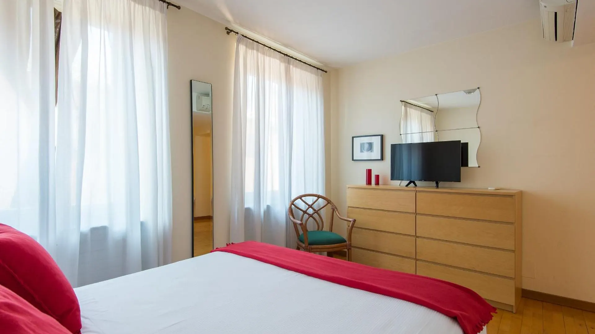 Spanish Steps Vittoria Apartment Rome